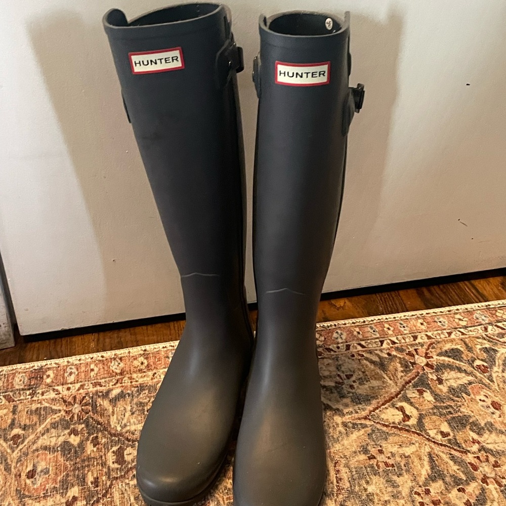 Hunter boots tall navy blue size US 8
